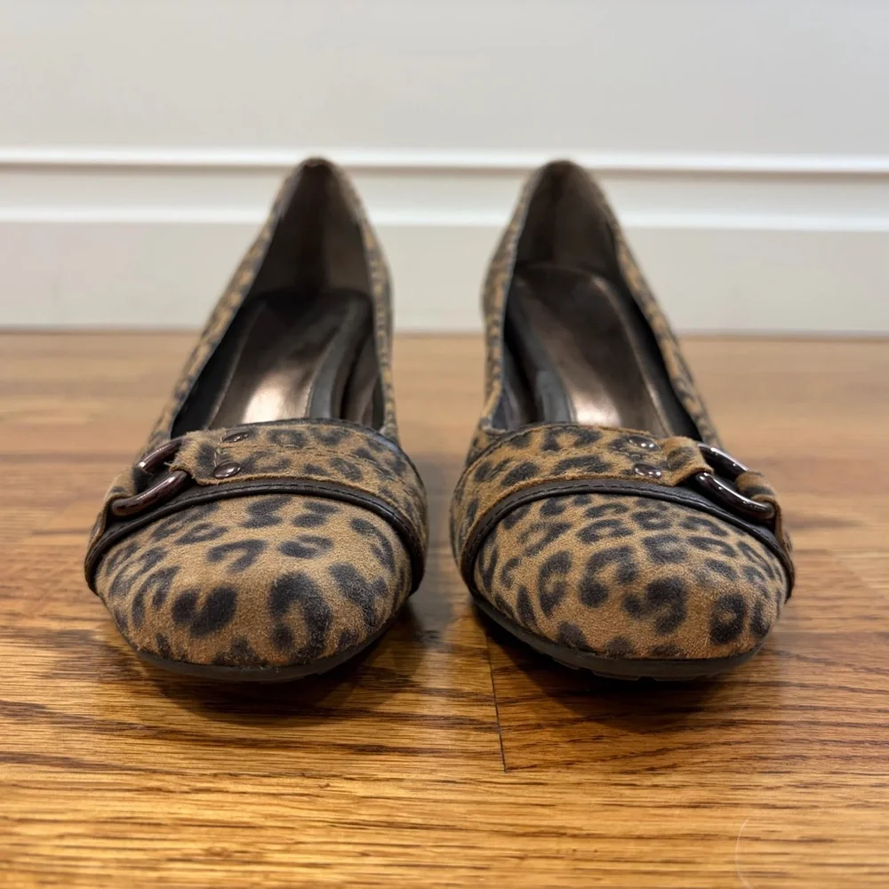 NWOB Sofft Leopard Wedge Shoes